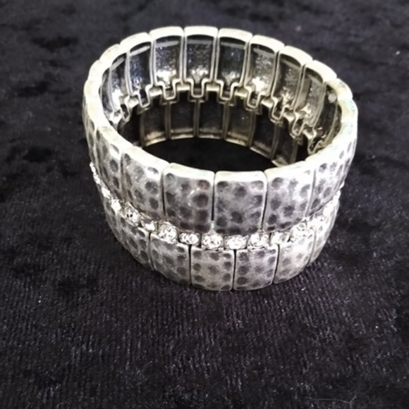 Premier Designs Jewelry - Bracelet Casual Chic Silver Premier Designs NWT